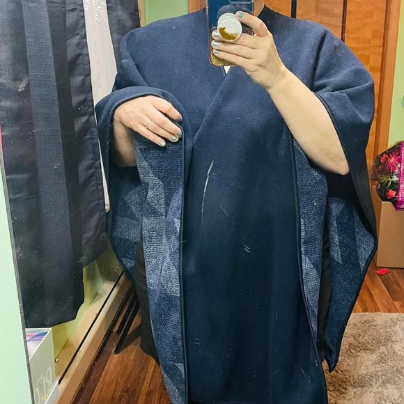 Beautiful Velvet/Velour Midweight Wrap, Reservsible - Picture 2 of 2